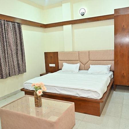 Indore Palace Екстериор снимка