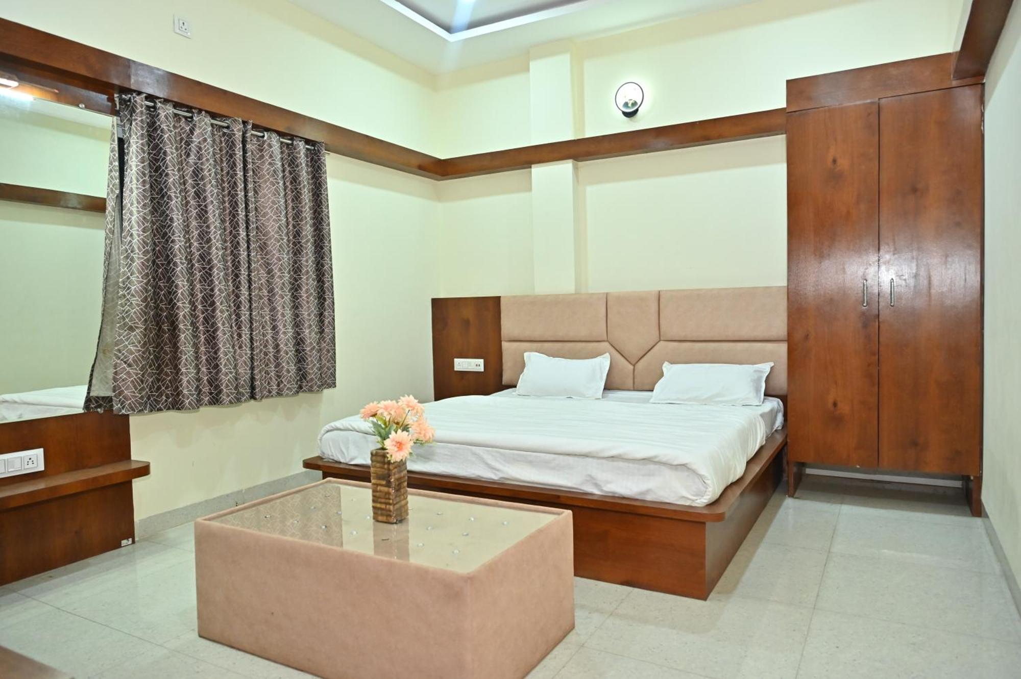 Indore Palace Екстериор снимка